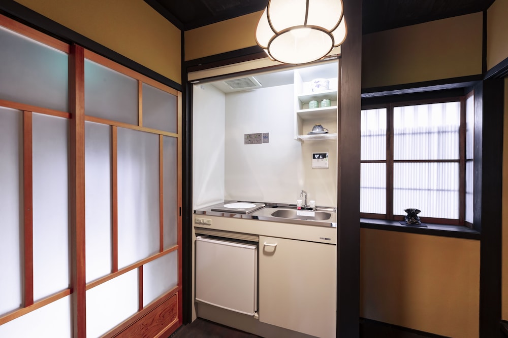 Rinn Shijo Takasegawatei 32/33