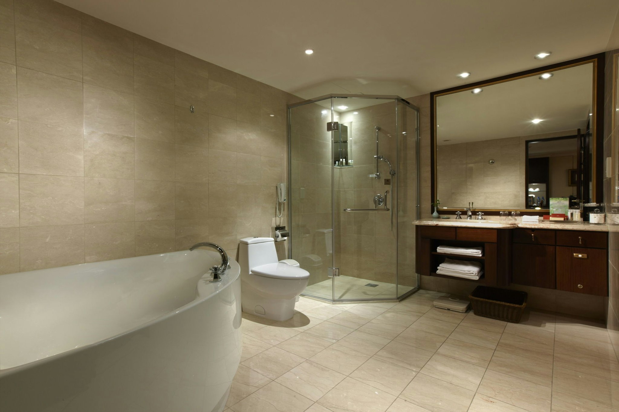 Ambassador, Suite