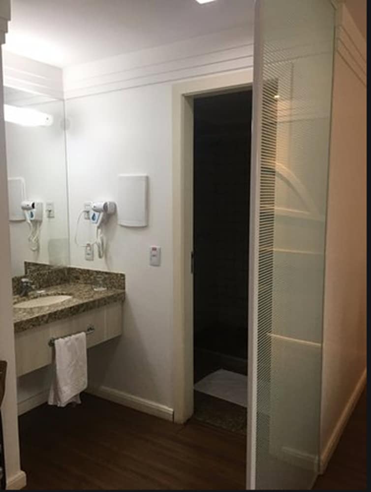 Mercure Brasilia Lider Hotel 10/67