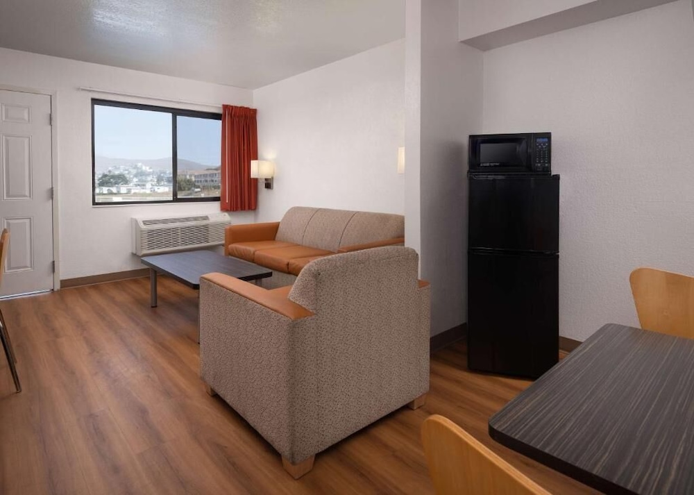 Motel6 Morro Bay, CA 44/63