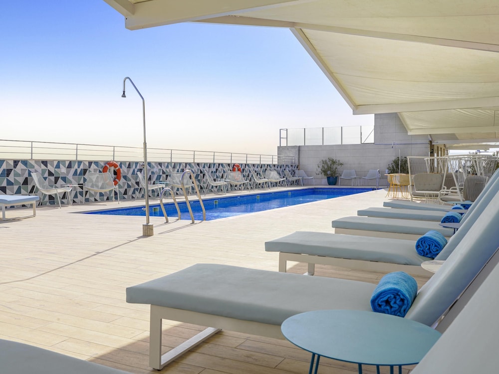 Novotel Sevilla 47/77