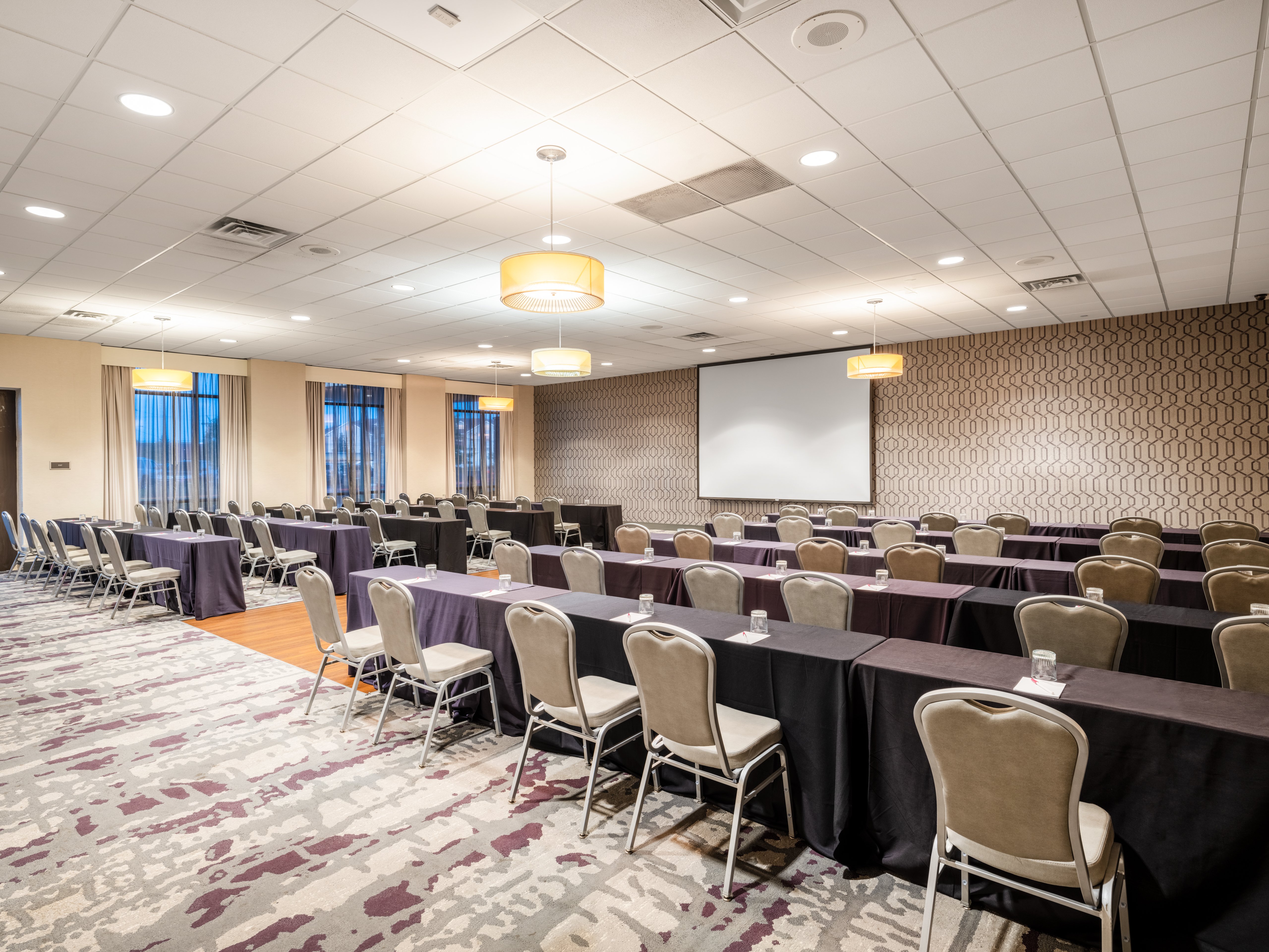 CROWNE PLAZA MILWAUKEE AIRPORT 61/81