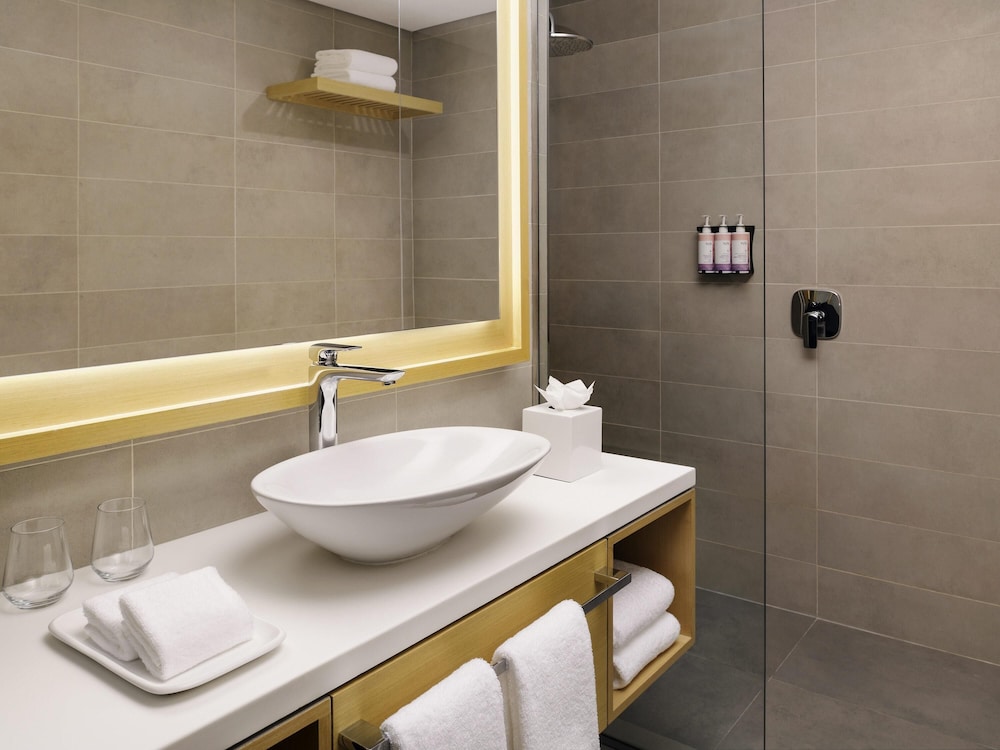 Beach, Premium, Twin Beds, with Pool، Movenpick Resort Al Marjan Island 11/12