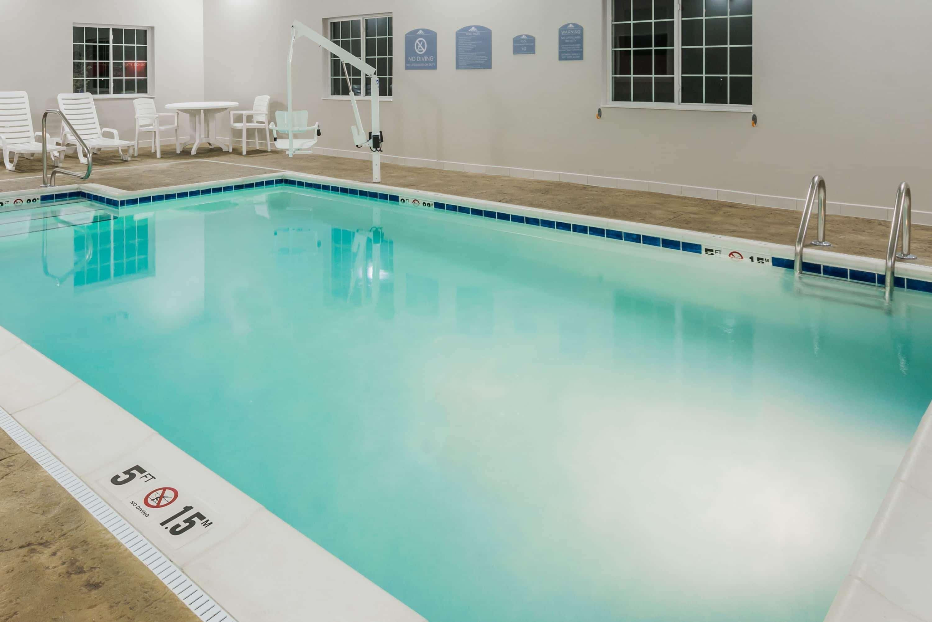 Microtel Inn and Suites By Wyndham Altoona 16/27