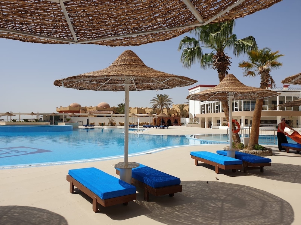 BLUE REEF RED SEA RESORT 13/14