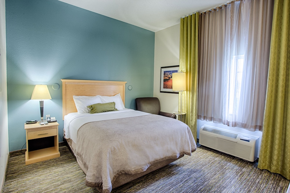 Candlewood Suites Fargo N Dakota State University 12/56