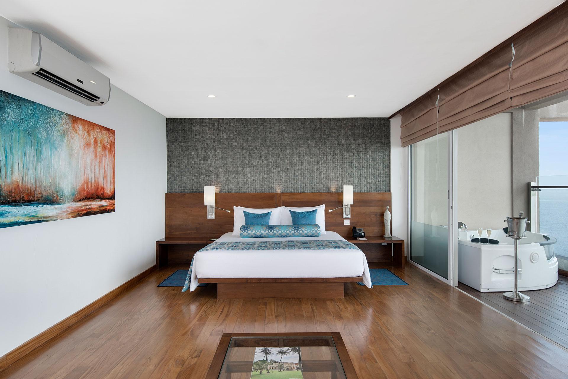 Aria, Sunset, Suite