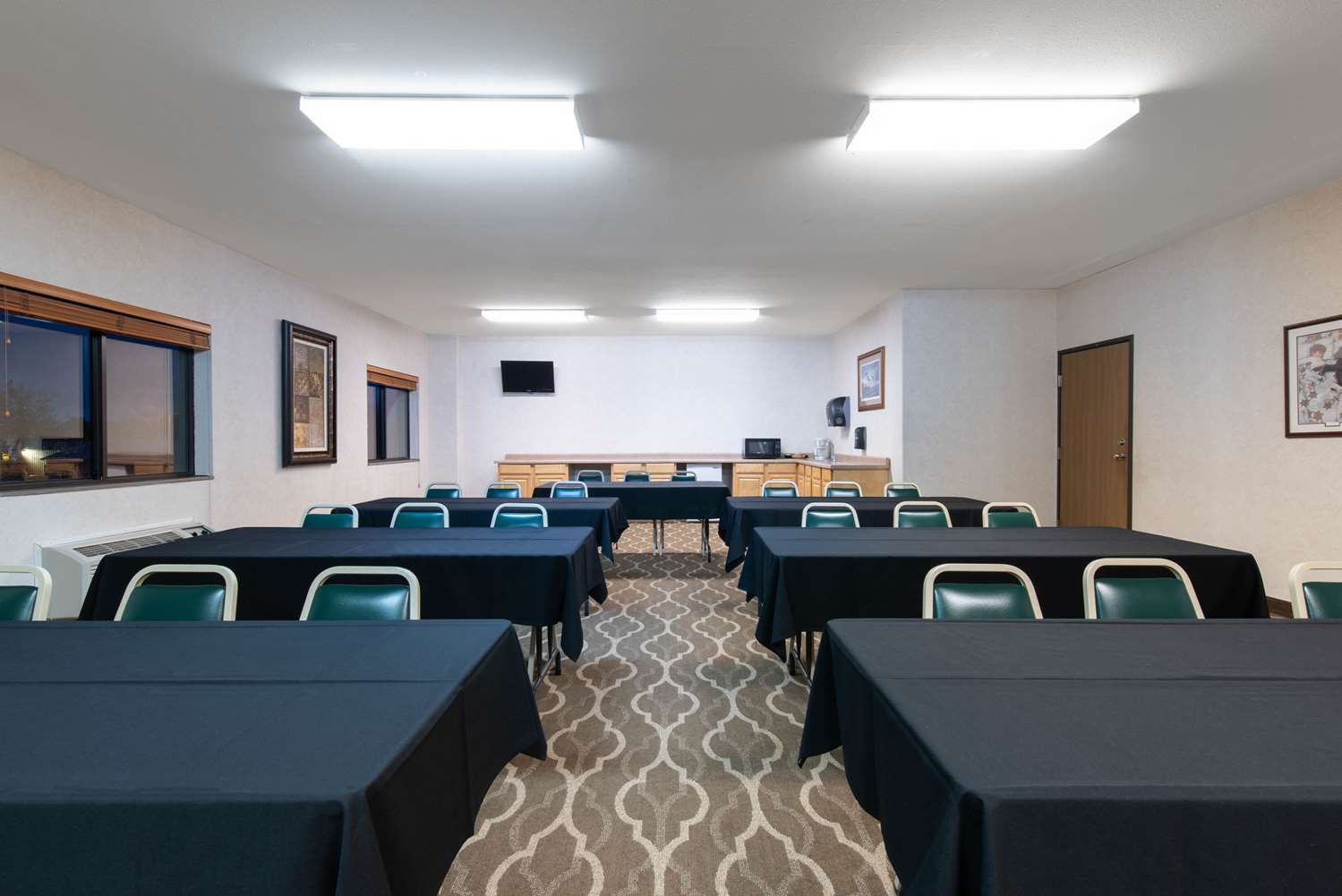 Days Inn by Wyndham Mitchell SD 29/36