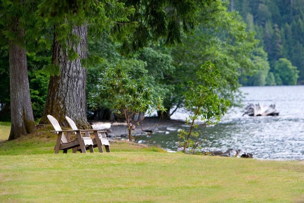 Lake Crescent Lodge 37/50