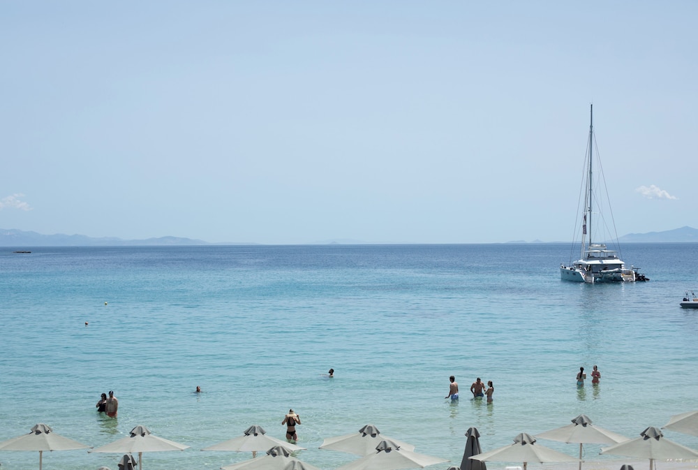 Acrogiali Beach Hotel 62/70