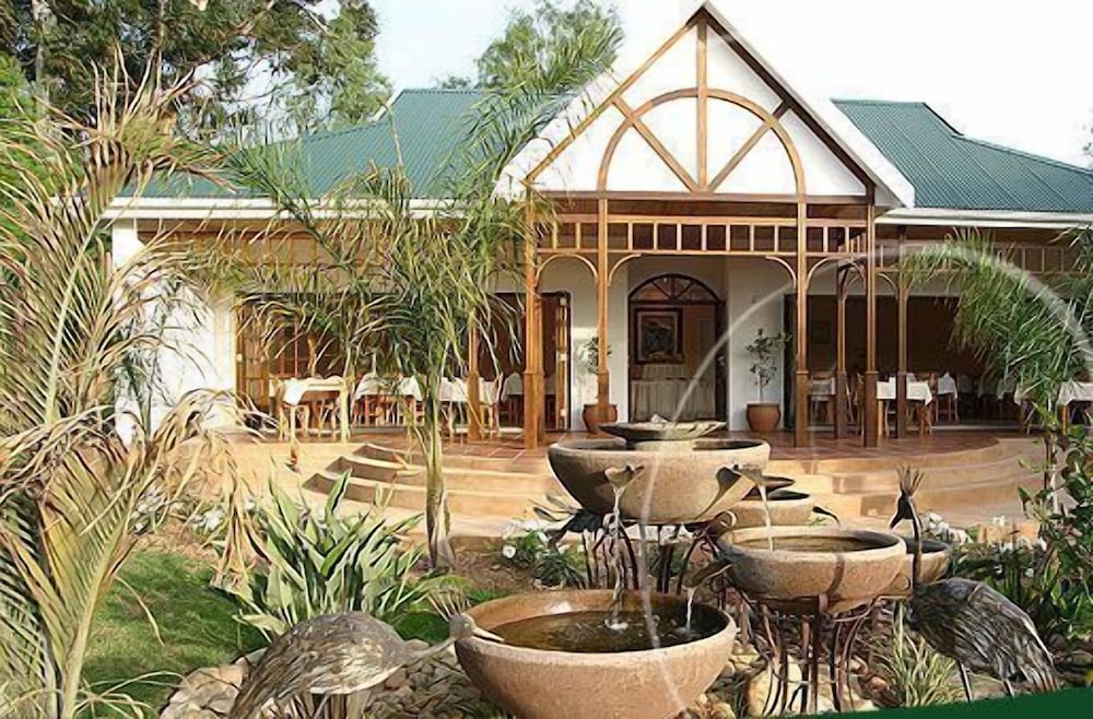 HLANGANA LODGE 55/56