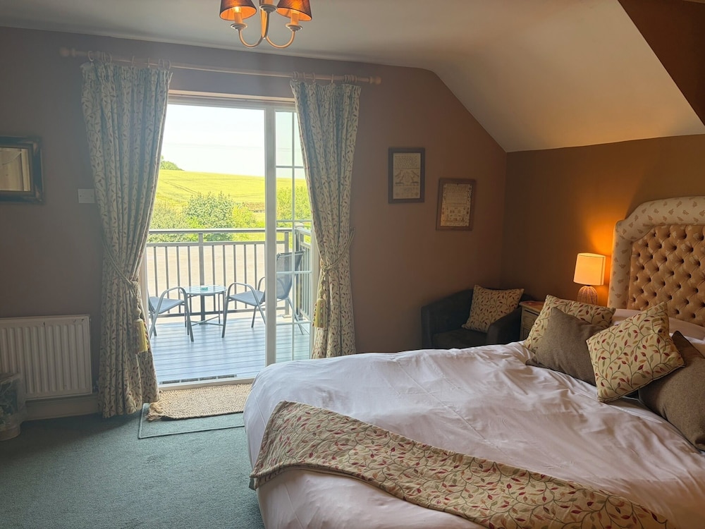 Hunters Rest Inn 4/50