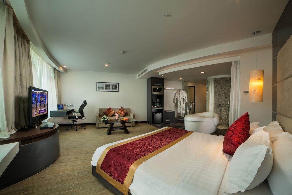 The Hanoi Club Hotel Lake Palais Residences 30/61
