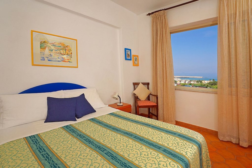 Hotel Villa Mena 23/50