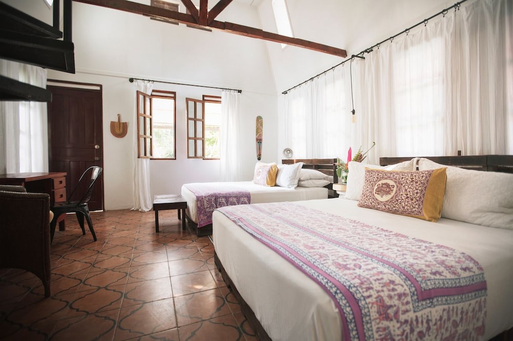 Encantada Ocean Cottages 4/50