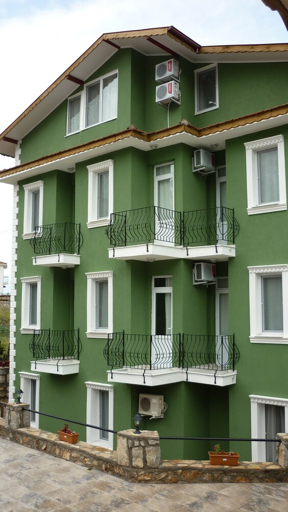 THE GREEN VALLEY HOTEL 2/65