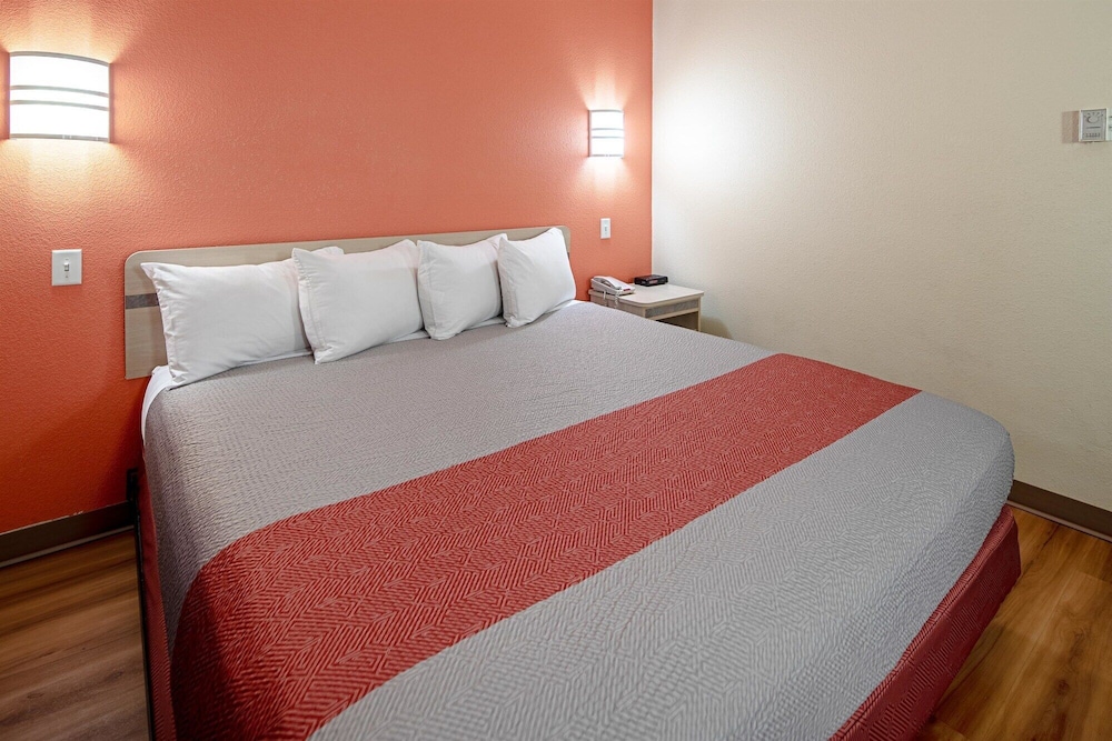 Motel6 Anchorage, AK - Midtown 17/39
