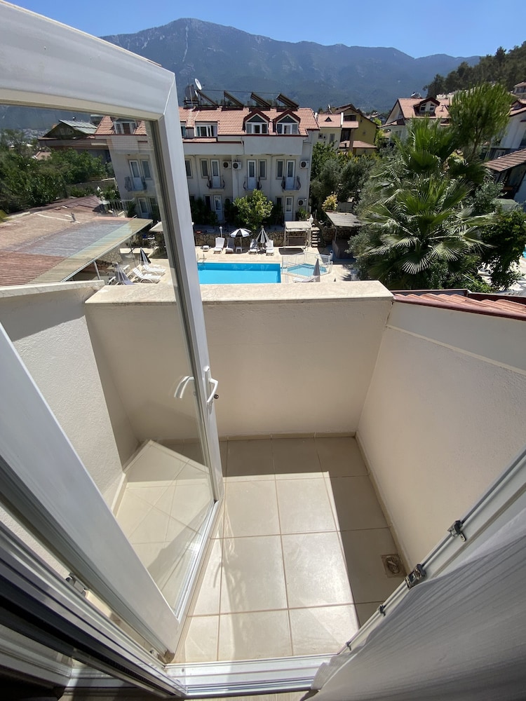 Nefis Hotel 4/60
