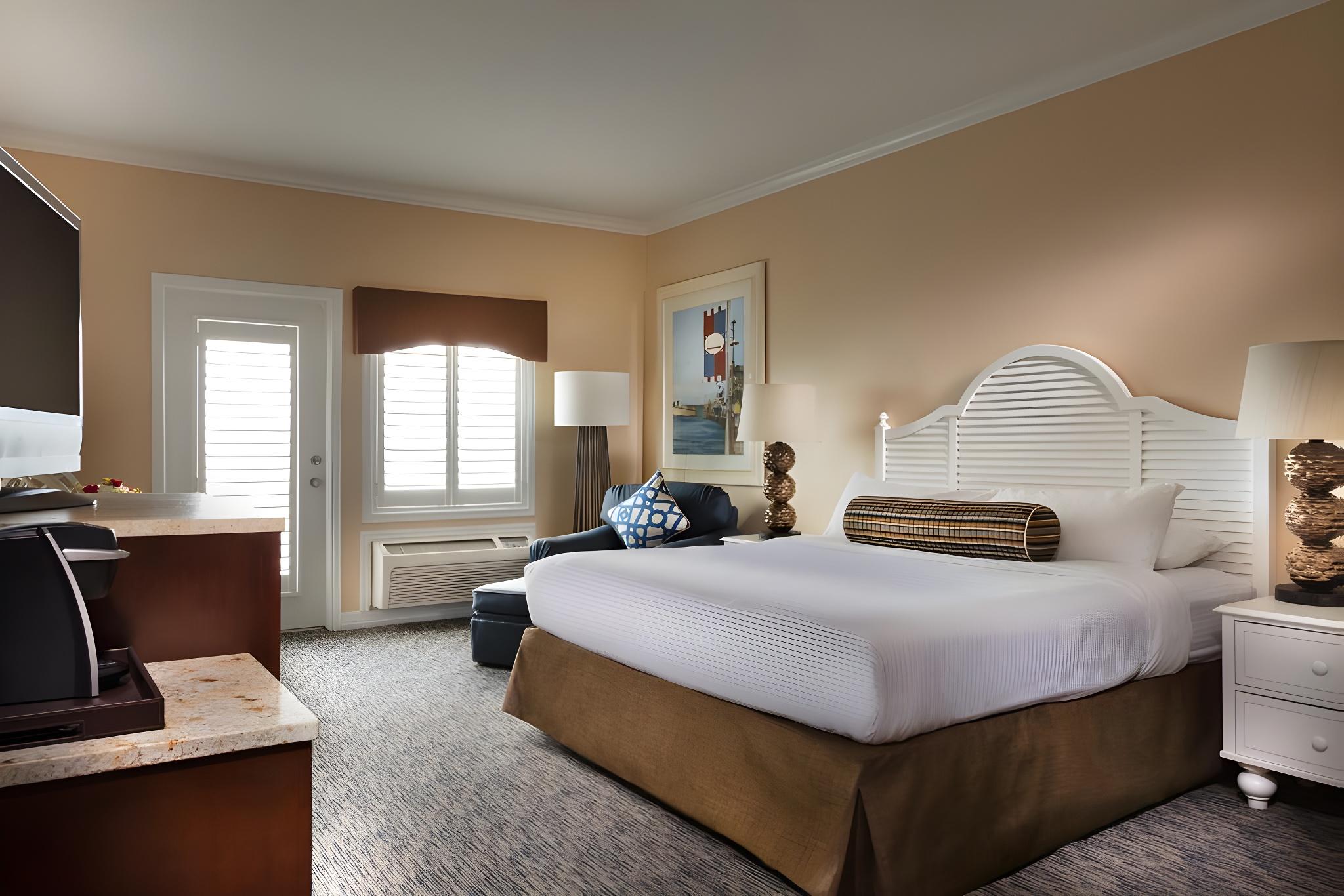 Room, King Bed, Bay View