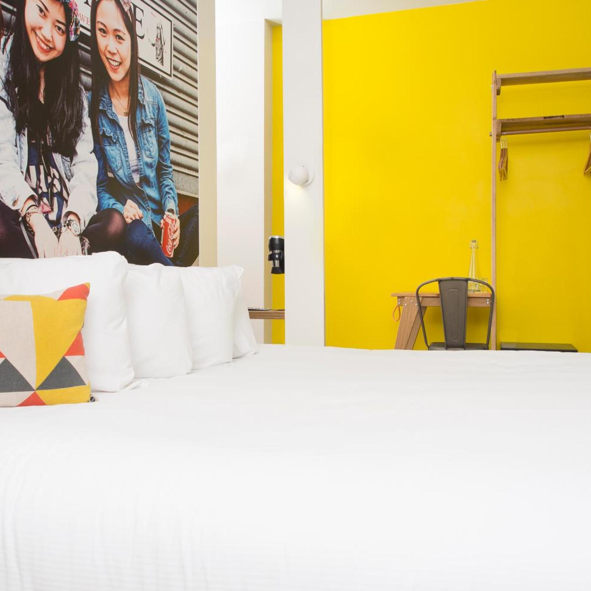 Room, Double Bed