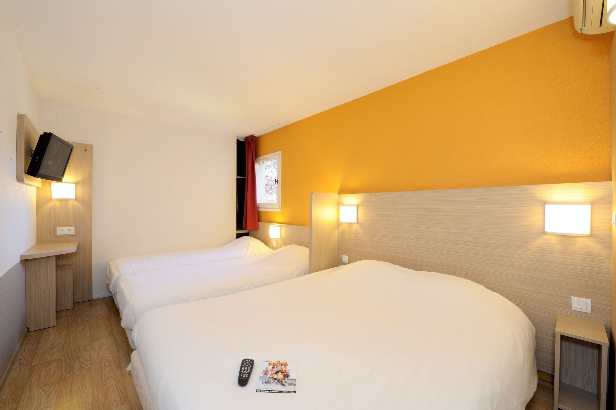 غرفة رباعية بأربعة أسرّة، Hotel Kennedy Parc Des Expositions 3/7