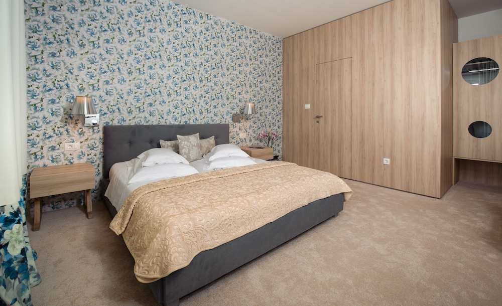 LUXURY, SUITE, SEA VIEW