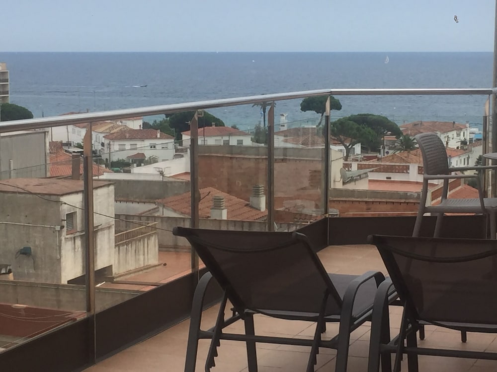Hotel Petit Palau Adults Only 62/71