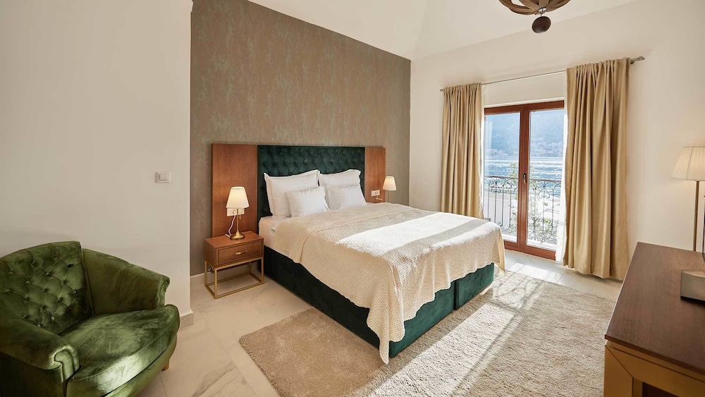 Huma Kotor Bay Hotel & Villas 11/79