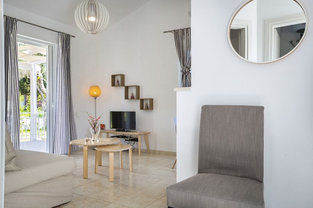Cypress Garden Villas 26/50