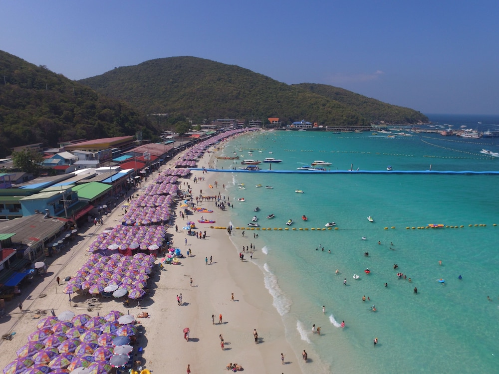 Tawaen Beach Resort 25/31
