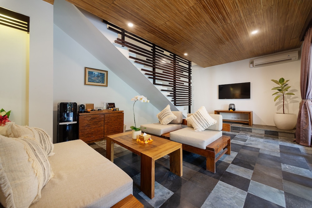 Adepa Resort 36/50