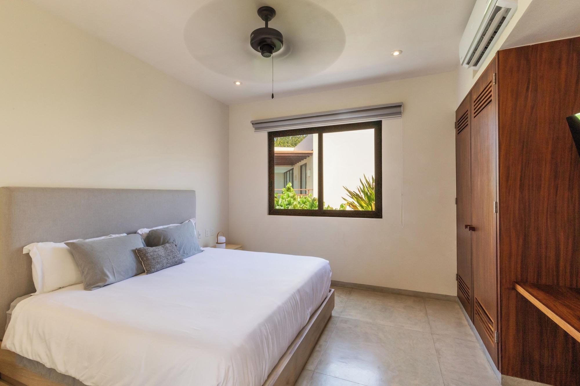 3 Bedrooms, Penthouse, Beach Front