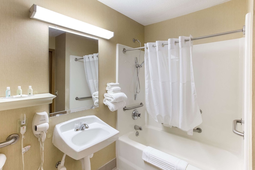 Quality Inn Athens, OH 24/50