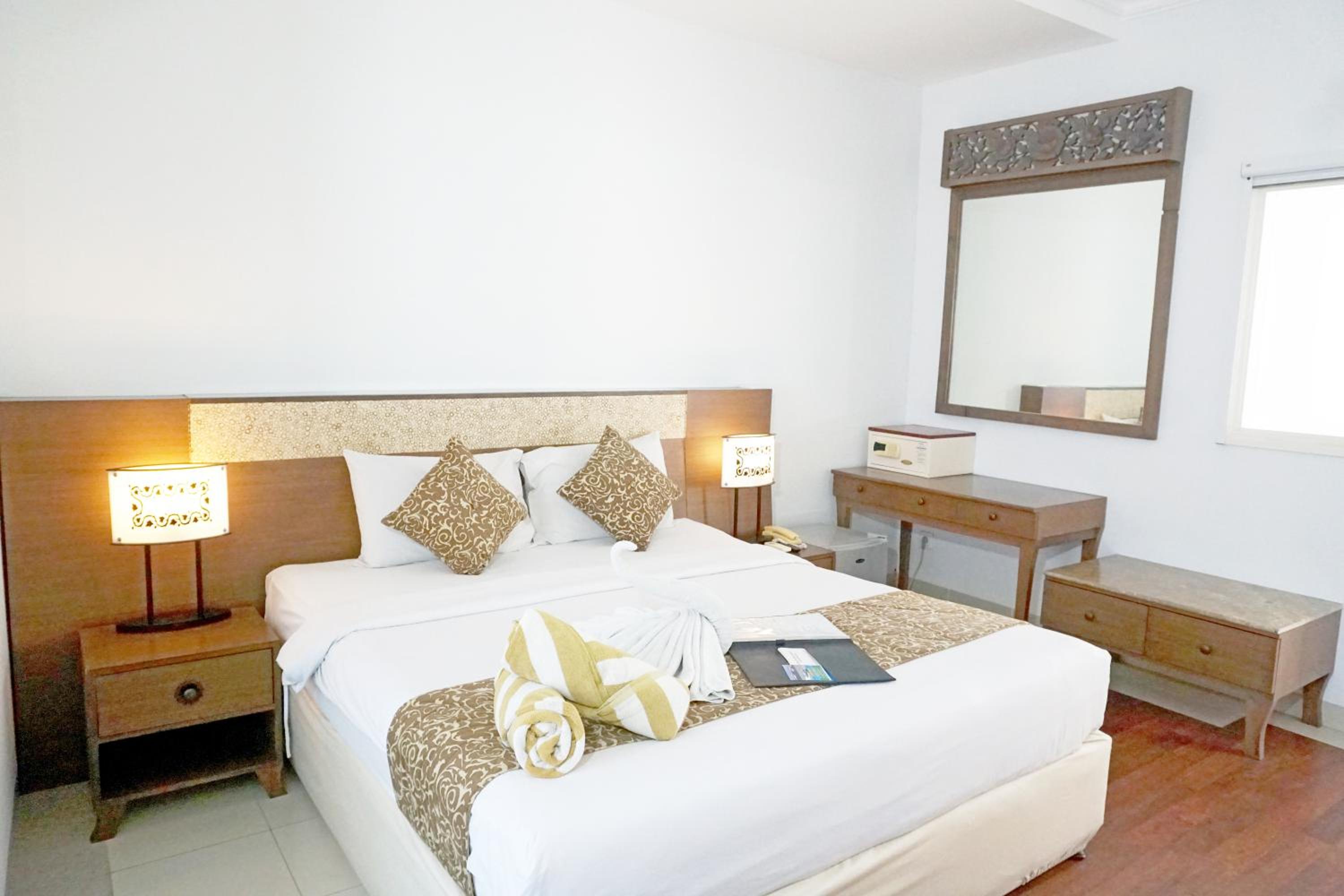 Deluxe, King Bed