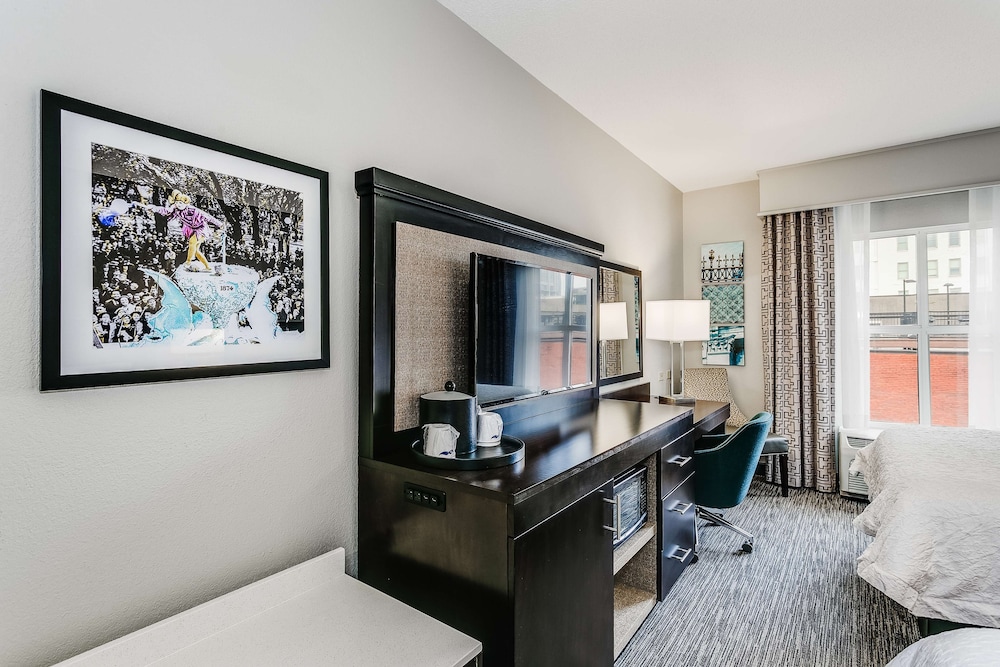Hampton Inn & Suites Mobile- Downtown Historic District 37/56