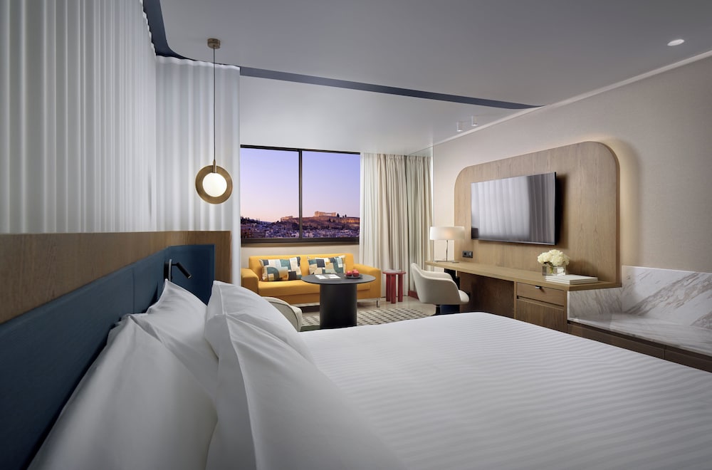 Classic, King Bed, Acropolis View, Club Lounge Access
