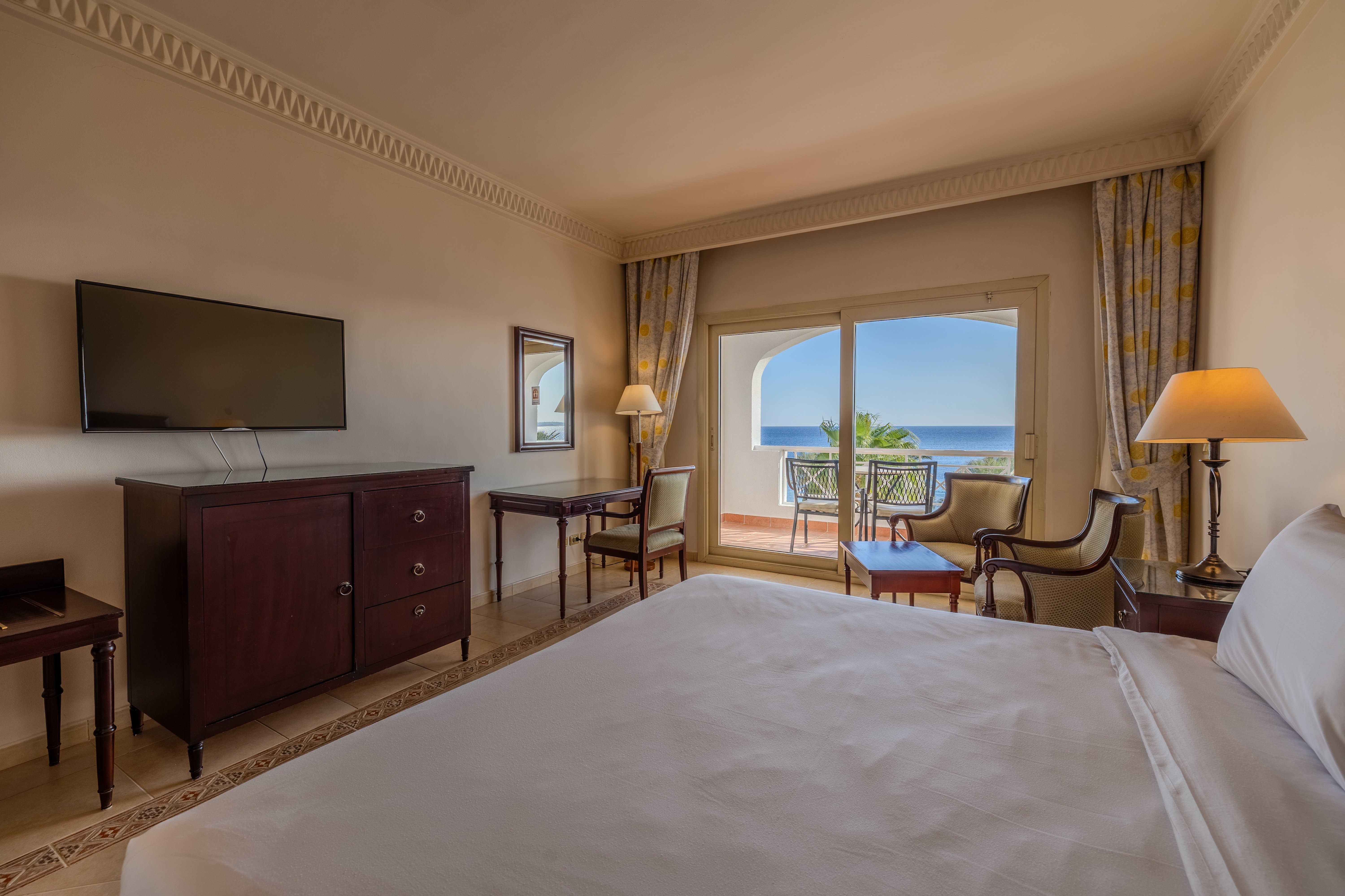 Standard, King Bed, Sea View, Balcony, Pool Access