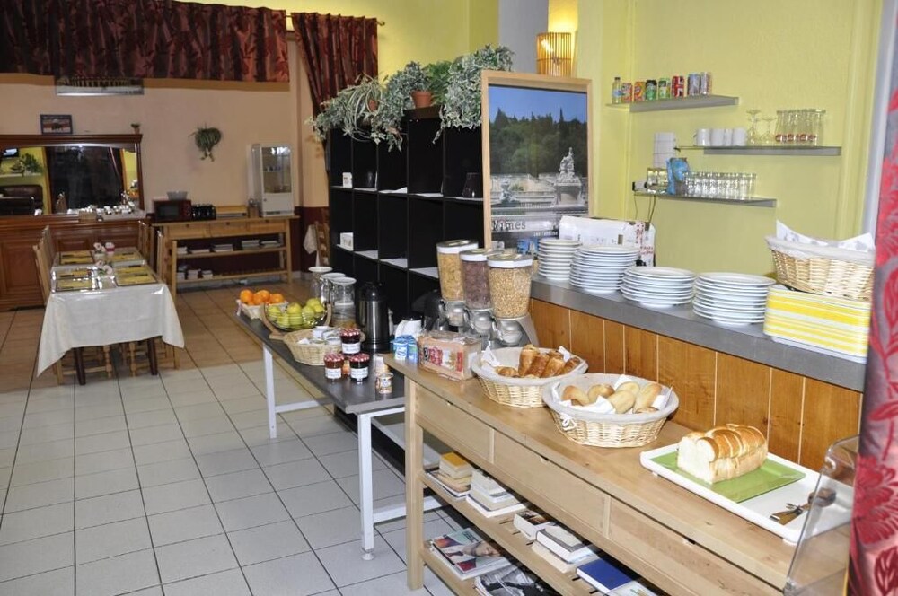 restaurant cafeteria