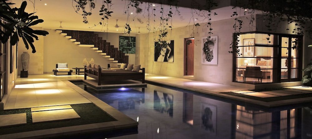 Nyaman Villas 24/34