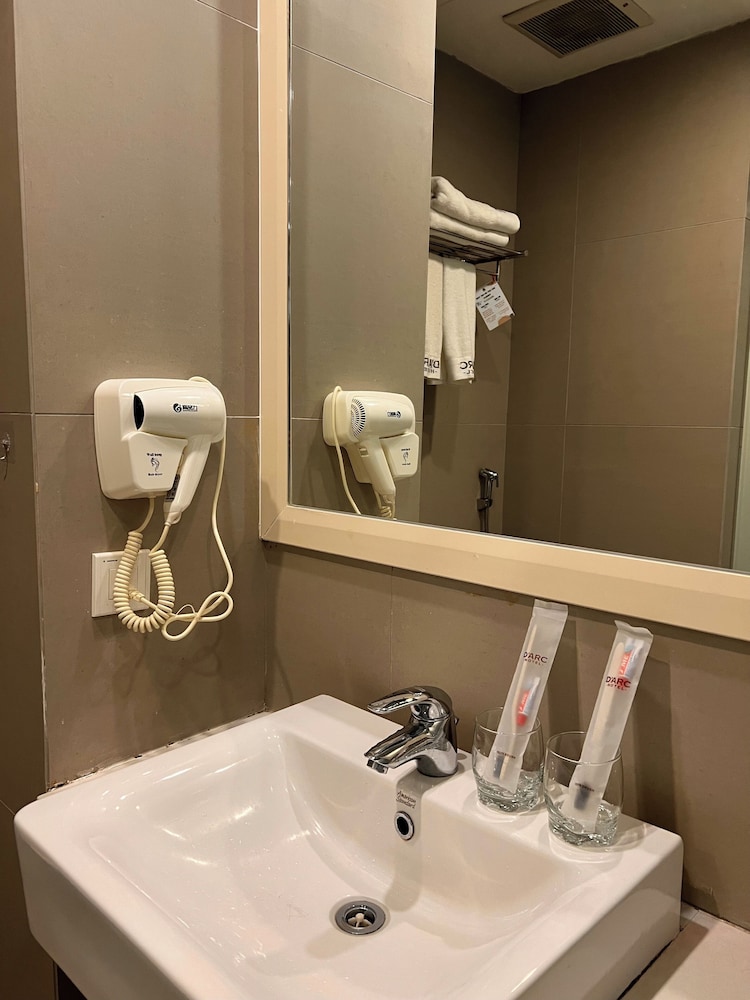 D Arc Hotel 43/50