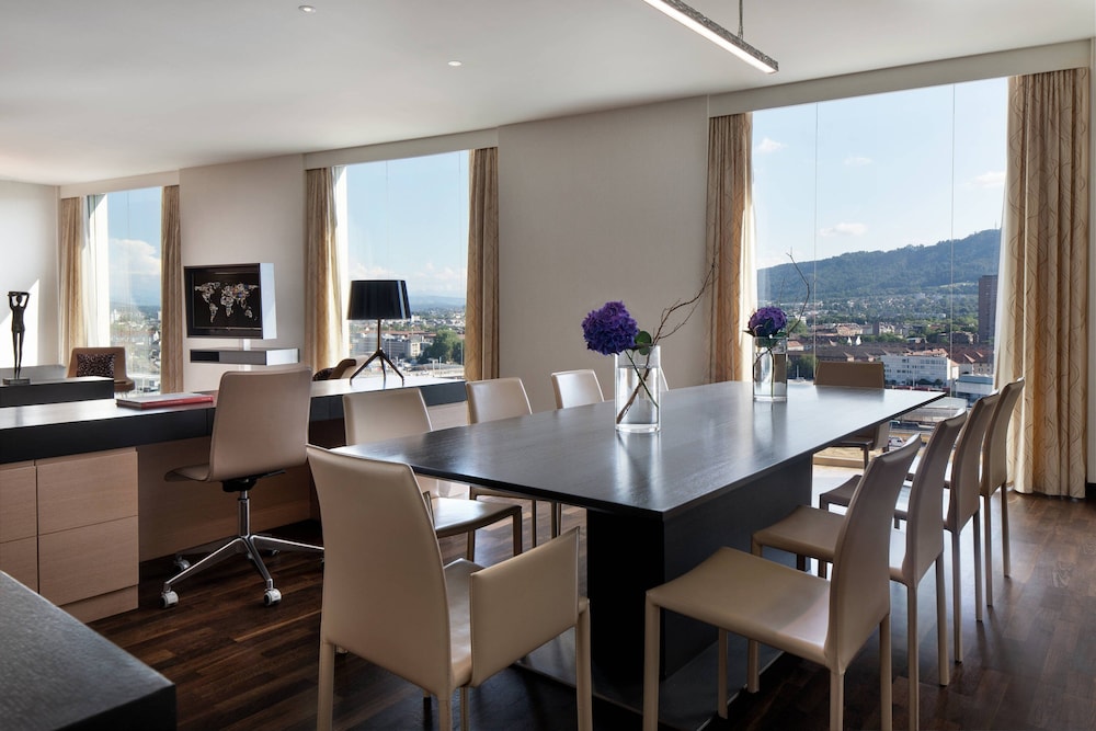 RENAISSANCE ZURICH TOWER HOTEL 41/41