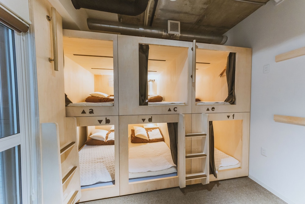 Female Dorm, Female Only