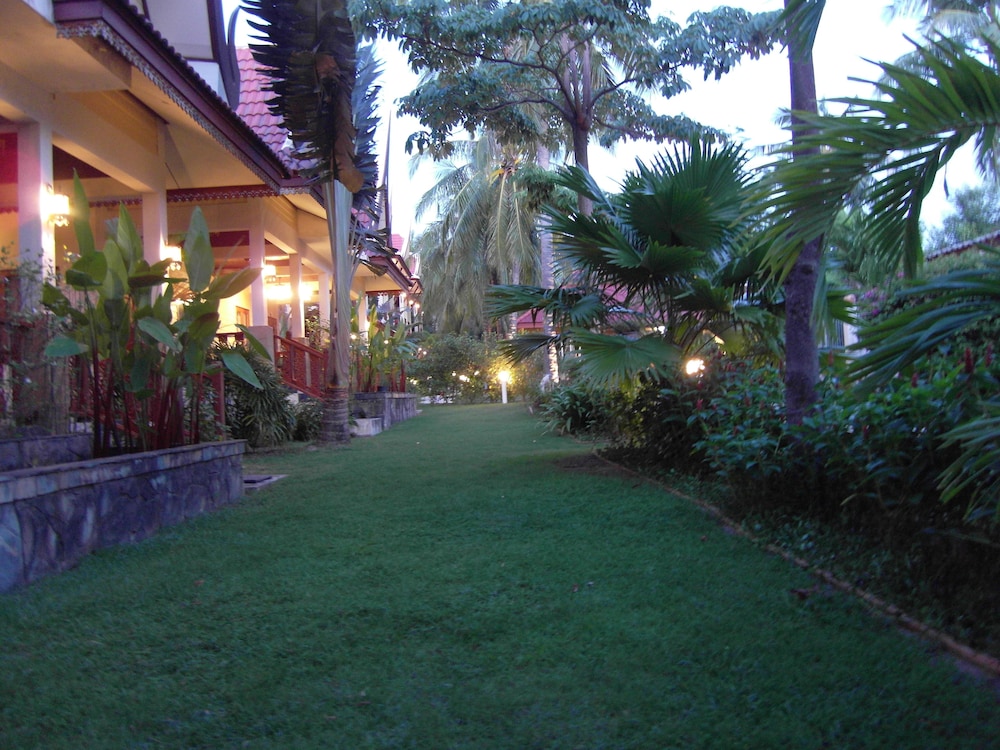 Palm Village 61/67