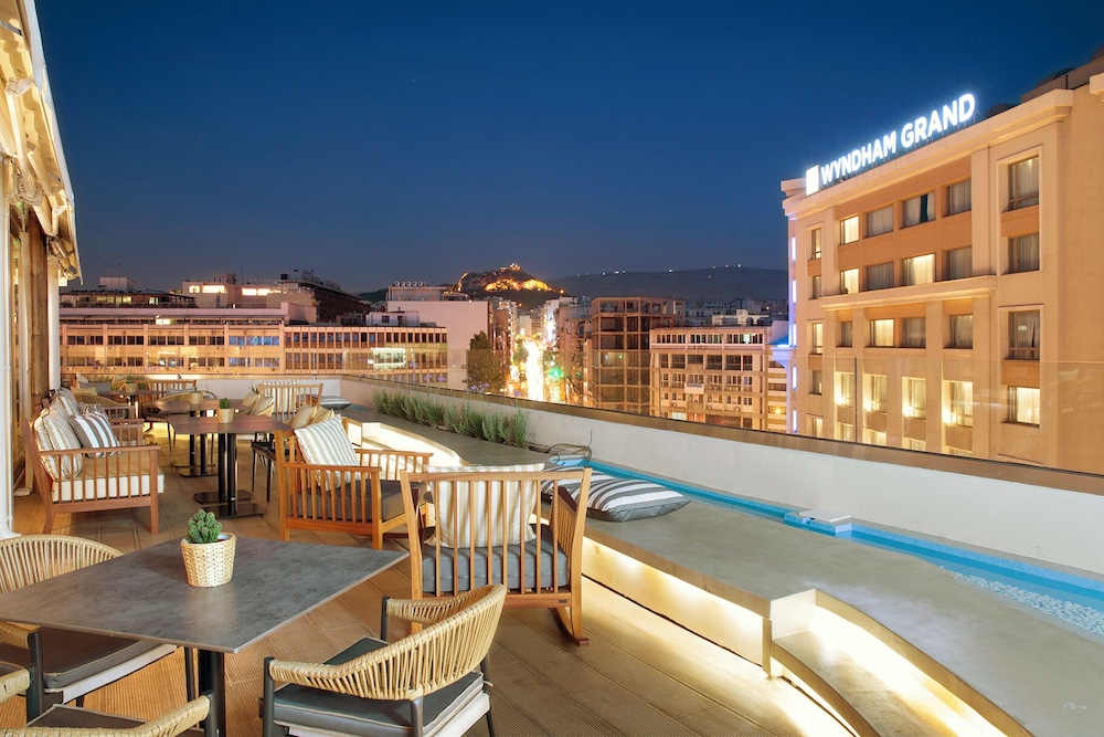 Zeus Essence Wyndham Athens Residence 72/76