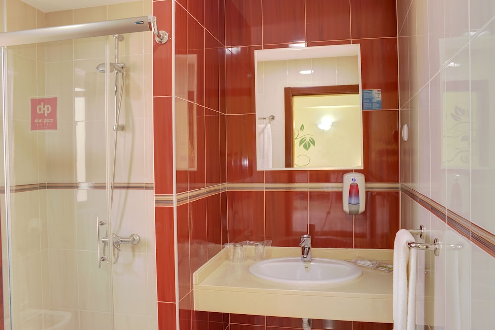 Hotel LIVVO Don Paco 62/63