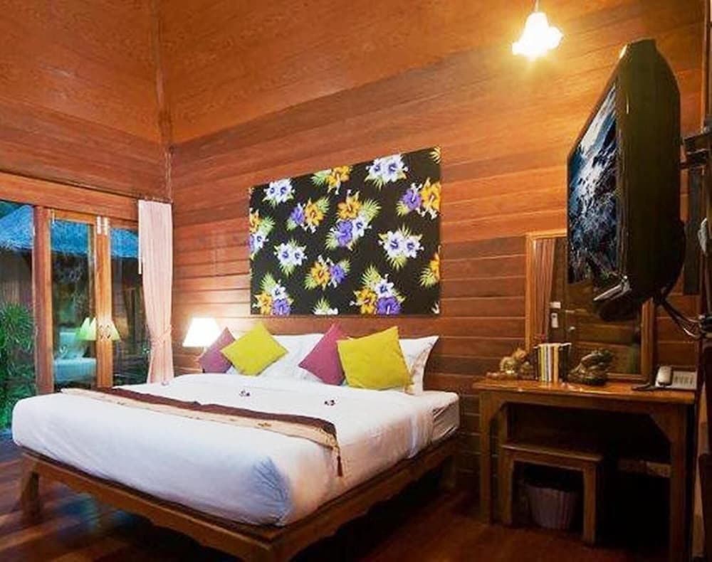 Lipa Bay Resort 25/55