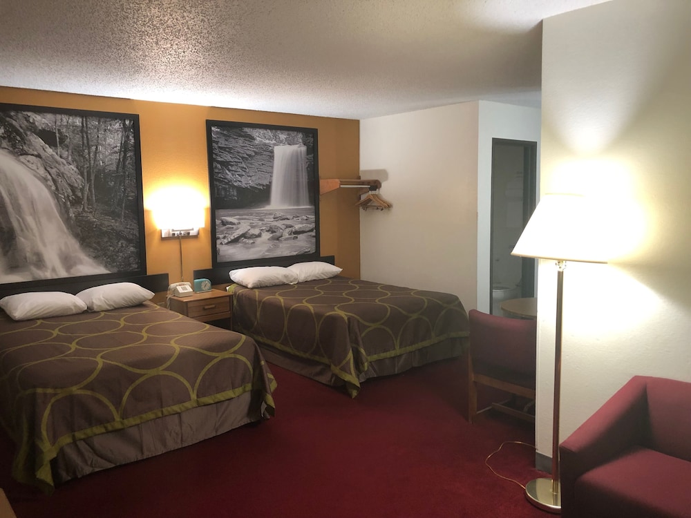 Super 8 by Wyndham Front Royal 14/24