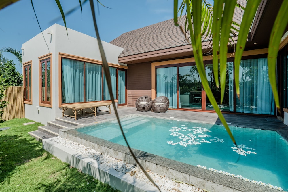 Triple Tree Beach Resort 23/43
