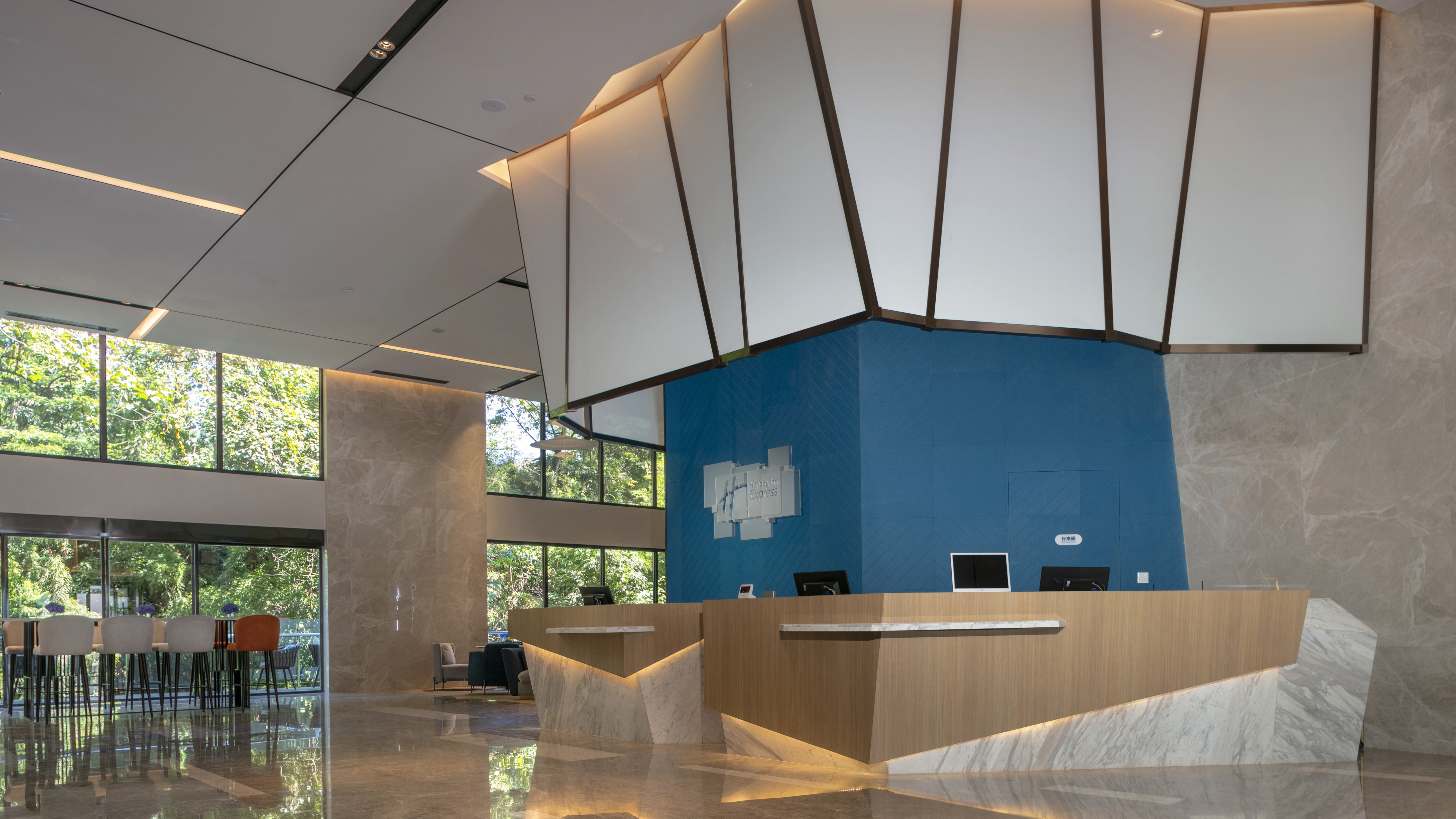 Holiday Inn Express Qiliping 13/75