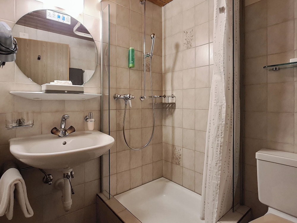 Rossli Hotel 54/64